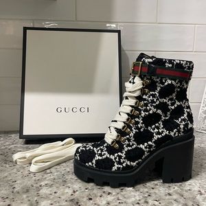 Gucci tweed logo boot